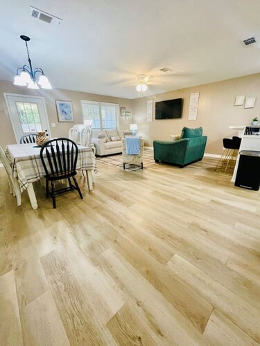 Eastgate 5A Cozy family retreat close to downtown Hammond