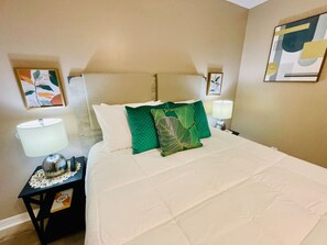 2 Schlafzimmer, Schreibtisch, Bügeleisen/Bügelbrett, Reisekinderbett