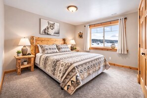 6 bedrooms, WiFi, bed sheets, wheelchair access - Rocky Views Lodge+6 Bdms+AC+HotTub+WiFi+ClosetoYNP (Island Park)