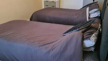 4 bedrooms, WiFi, bed sheets