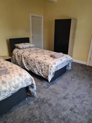 4 chambres, Wi-Fi, literie fournie