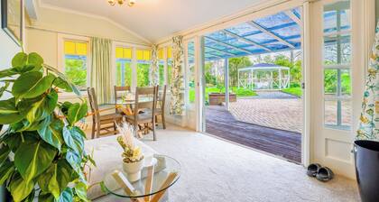 Horse Club Owner's Secret Garden with 3 Bedrooms