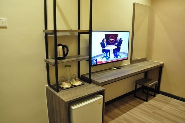 Room - Frazel Inn (Parit Buntar)