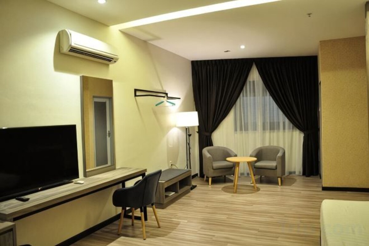 Junior King Suite