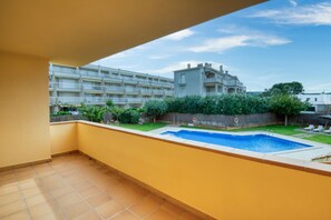 Pool - CLOTA MAR: Apartment with pool on the seafront (L'Escala)