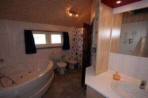 Douche, baignoire à jets, bidet