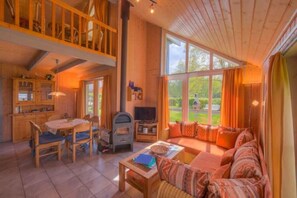 Smart TV, fireplace - skandinavisches Ferienhaus in Rechlin (Rechlin)