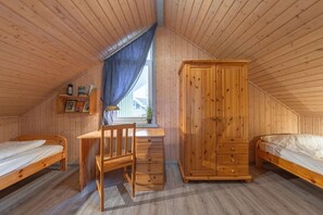 2 camere, culla da viaggio, Wi-Fi gratuito