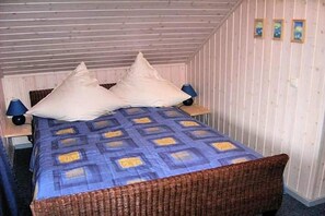 3 bedrooms, travel crib, free WiFi