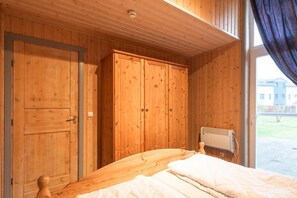 3 bedrooms, travel crib, free WiFi