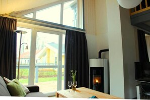 Smart TV y chimenea