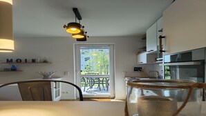 Kaffetrakter/tekoker, kjøleskap, mikrobølgeovn og ovn