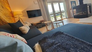 Smart-TV og peis