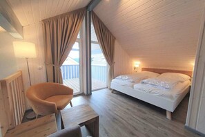 2 Schlafzimmer, Reisekinderbett