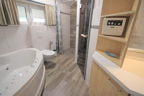 Shower, jetted bath