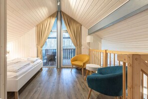 2 slaapkamers, reisbedje