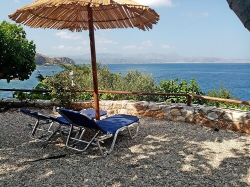 2 Annexed apartments over the sea – Private place to swim