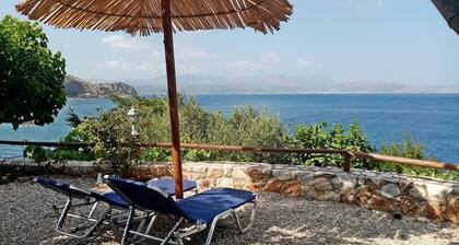 2 Annexed apartments over the sea – Private place to swim