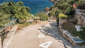 Property grounds - 2 Annexed apartments over the sea – Private place to swim (ravdoucha)