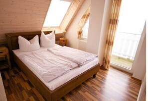 2 Schlafzimmer, Reisekinderbett, kostenloses WLAN