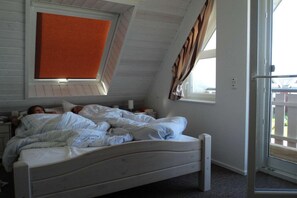 2 室のベッドルーム、旅行用ベビーベッド、WiFi (無料)