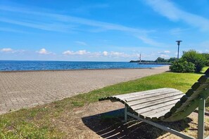 Una spiaggia nelle vicinanze