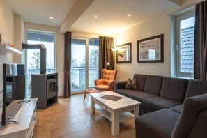 Smart TV, fireplace - exklusives Appartement in Rechlin (Rechlin)