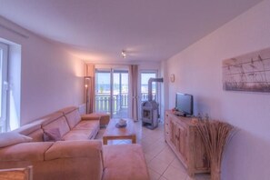 Una Smart TV, una chimenea