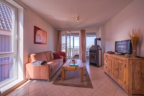 Smart TV, fireplace - exklusives Appartement in Rechlin (Rechlin)