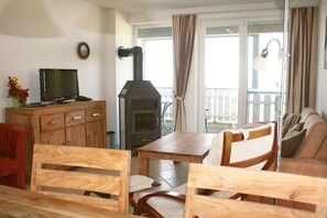 Smart TV, fireplace - liebevoll eingerichtetes Appartement (Rechlin)