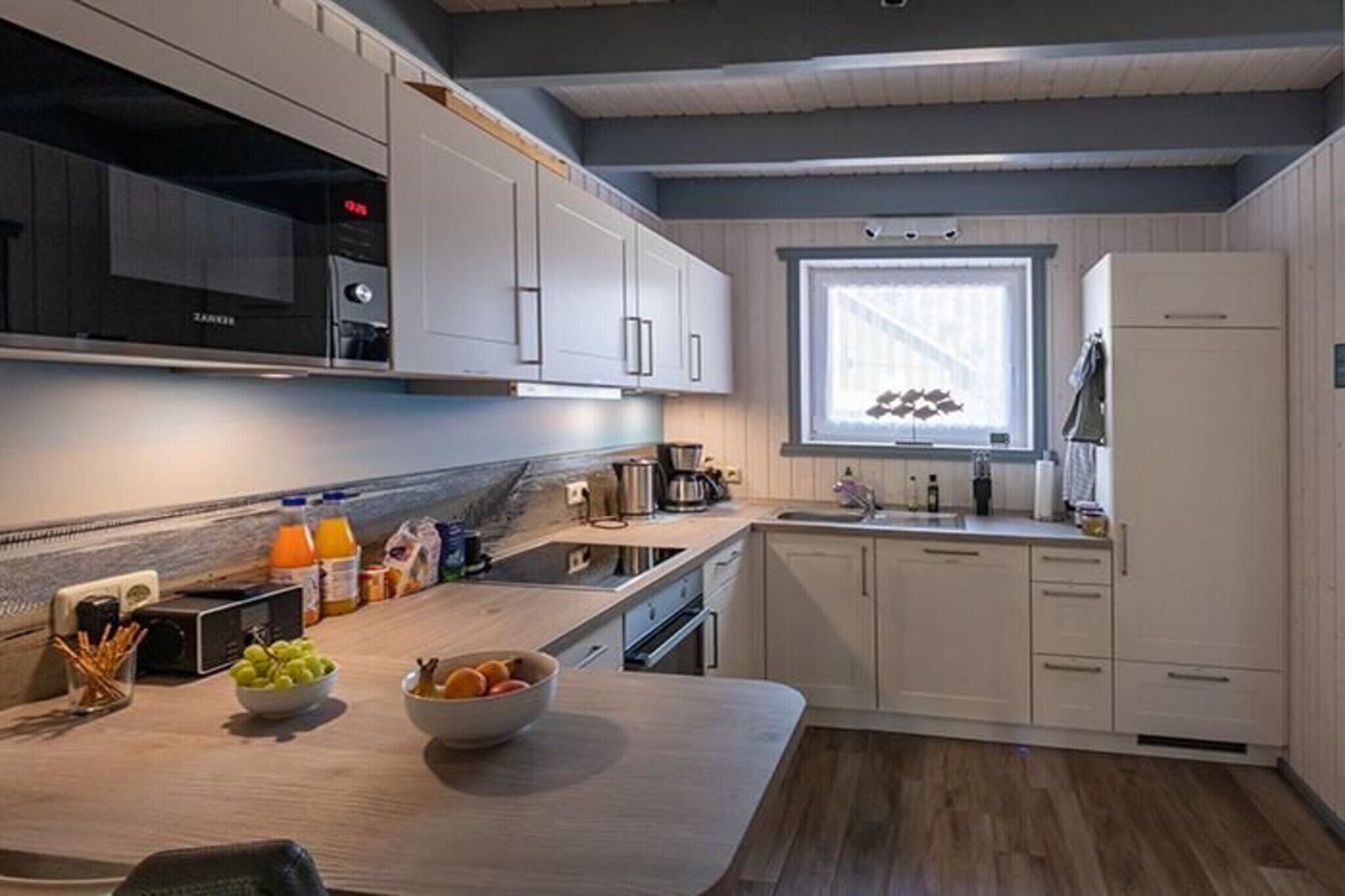 Frigorífic, microones, forn i placa de cuina 