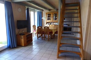 3 Schlafzimmer, Reisekinderbett