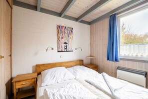 2 bedrooms, iron/ironing board