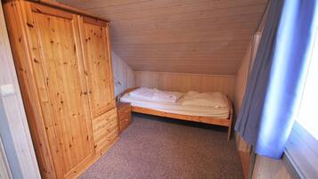 2 Schlafzimmer, Reisekinderbett