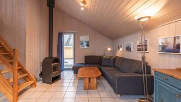 Una Smart TV, una chimenea