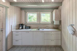 冰箱、微波炉、烤箱、炉灶