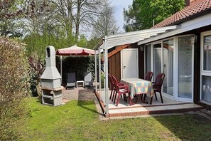 Outdoor dining - Ferienhaus im skandinavischen Stil (Granzow)