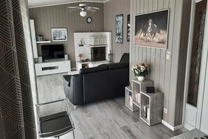 Smart TV, fireplace - Ferienhaus im skandinavischen Stil (Granzow)