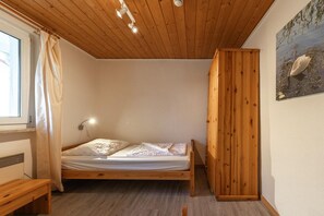 2 chambres, lit parapluie