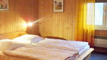 2 bedrooms, travel cot