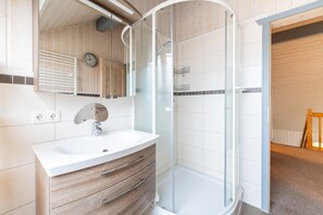 Dusche, Whirlpool, Bidet
