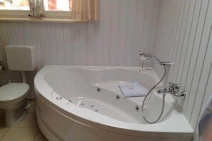 Shower, jetted tub - skandinavisches Ferienhaus in Mirow (Granzow)