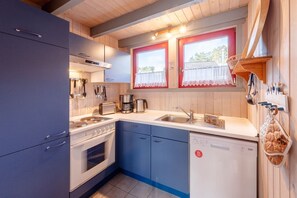 Fridge, microwave, oven, stovetop - exklusives skandinavisches Ferienhaus (Granzow)