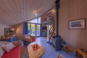 Smart TV y chimenea 