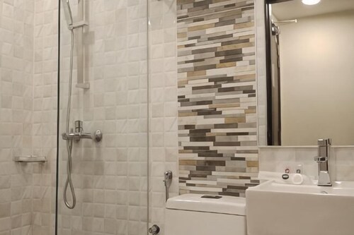 Ritz Suites