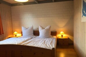 3 Schlafzimmer, Reisekinderbett