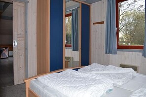 2 bedrooms, travel crib - Ferienhaus im Ferienpark Mirow (Granzow)