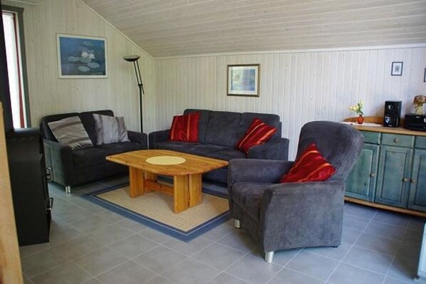 Smart TV, fireplace - skandinavisches Ferienhaus in Mirow (Granzow)