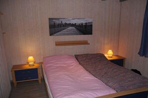 3 bedrooms, travel crib - skandinavisches Ferienhaus in Mirow (Granzow)