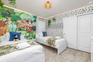 8 bedrooms, desk, iron/ironing board, travel crib